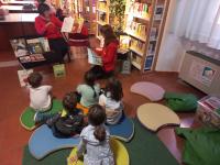 Tanti piccoli futuri lettori in Biblioteca a Calcinaia!